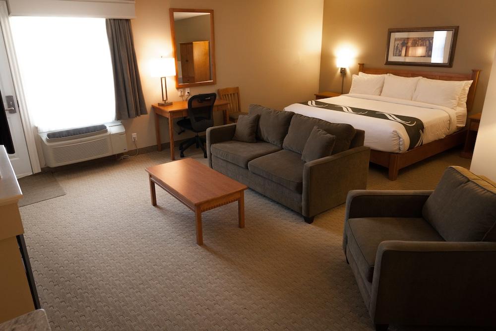 Quality Inn & Suites Amsterdam Fredericton Exterior photo