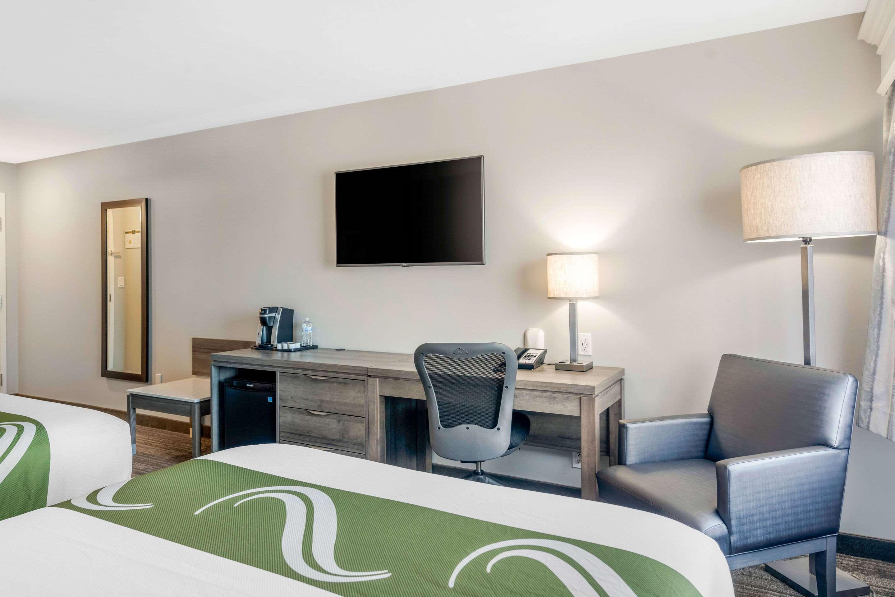 Quality Inn & Suites Amsterdam Fredericton Exterior photo