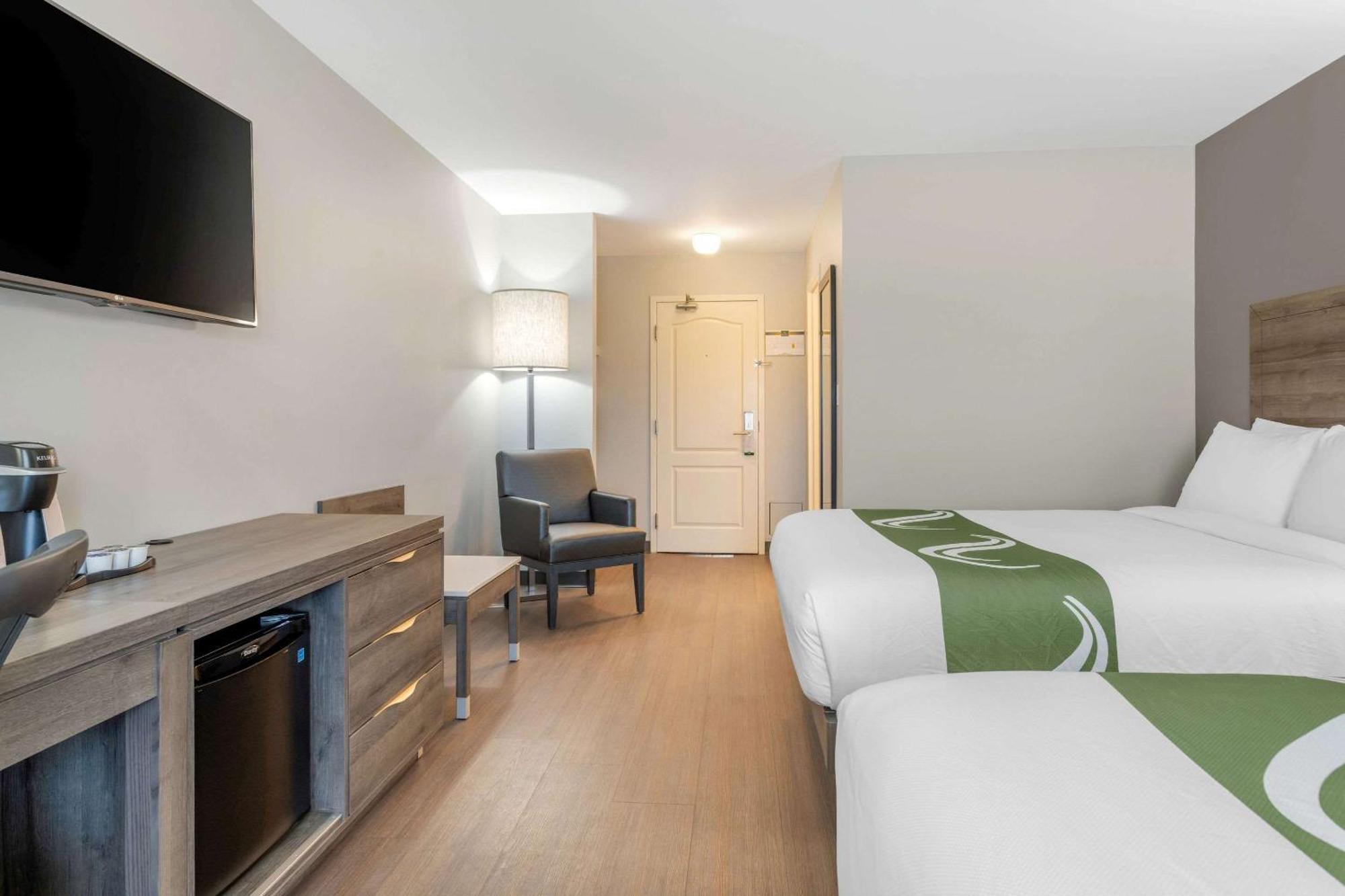 Quality Inn & Suites Amsterdam Fredericton Exterior photo
