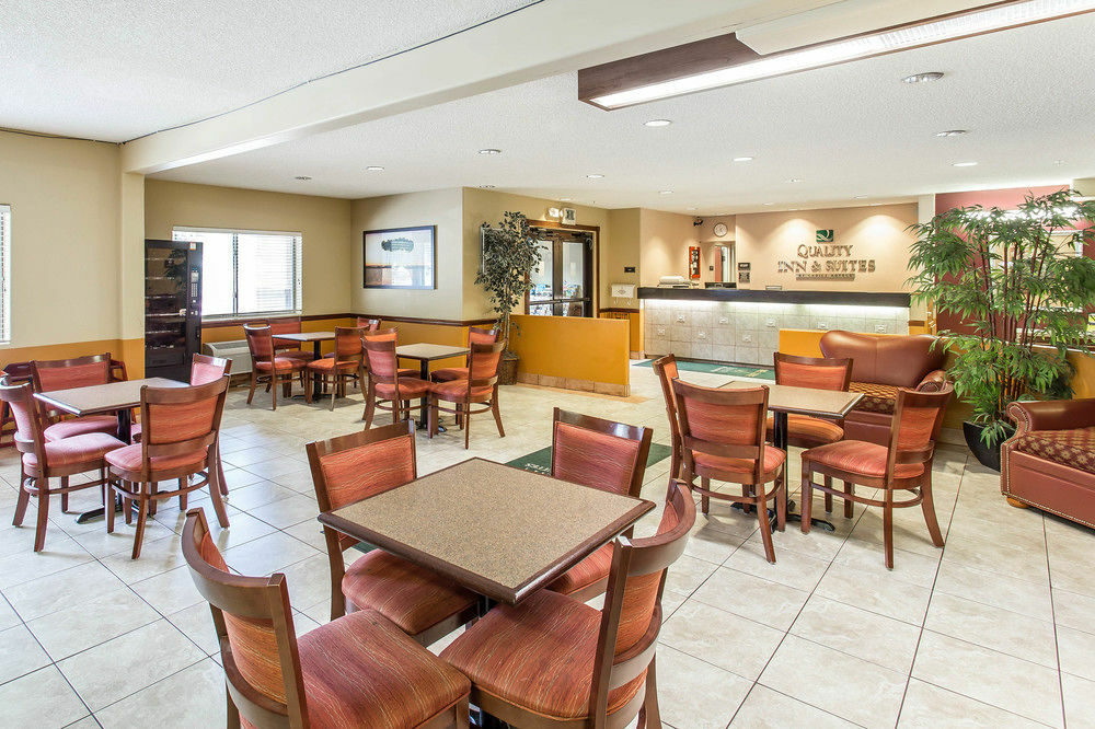 Quality Inn & Suites Amsterdam Fredericton Exterior photo